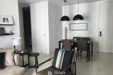 Condominio de 2 dormitorios en Pathum Wan, Bangkok, Tailandia № 163998 - foto 3