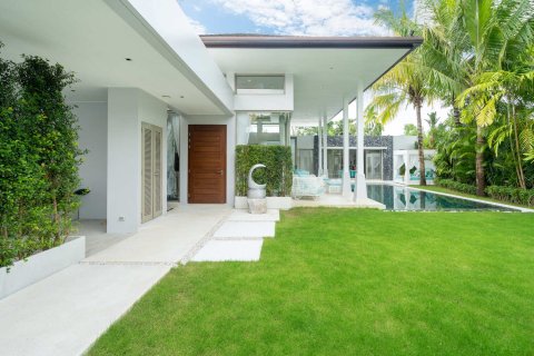 Chalet de 5 dormitorios en Bang Tao, Tailandia № 210016 - foto 16