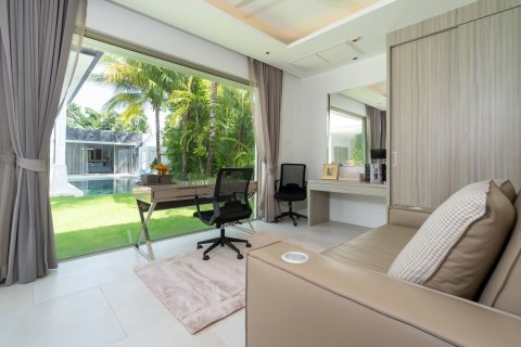 Chalet de 5 dormitorios en Bang Tao, Tailandia № 210016 - foto 15