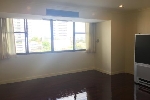 Condominio de 5 dormitorios en Watthana, Bangkok, Tailandia № 163938 - foto 24