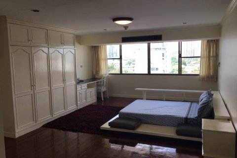 Condominio de 5 dormitorios en Watthana, Bangkok, Tailandia № 163938 - foto 23