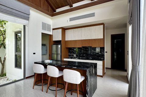 Chalet de 3 dormitorios en Bang Tao, Tailandia № 152423 - foto 12
