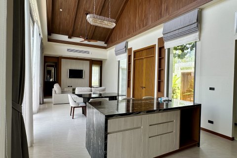 Chalet de 3 dormitorios en Bang Tao, Tailandia № 152423 - foto 11