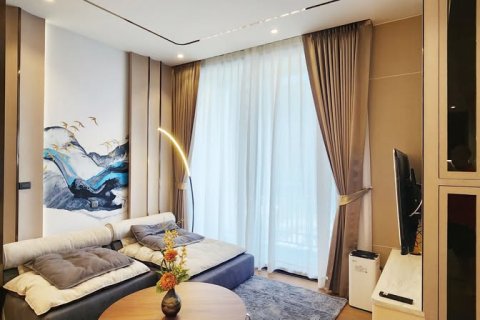 Condominio de 2 dormitorios en Pathum Wan, Bangkok, Tailandia № 163884 - foto 2