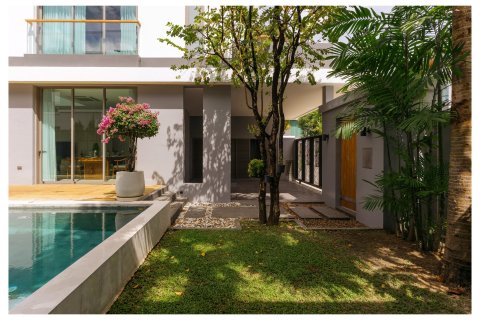 Chalet de 3 dormitorios en Bang Tao, Tailandia № 210013 - foto 11