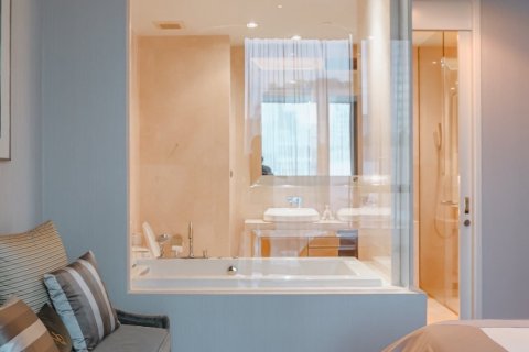 Condominio de 2 dormitorios en Watthana, Bangkok, Tailandia № 163869 - foto 11