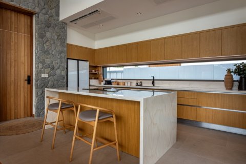 Chalet de 3 dormitorios en Bang Tao, Tailandia № 210253 - foto 6