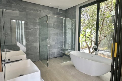 Chalet de 4 dormitorios en Bang Tao, Tailandia № 152425 - foto 8