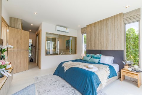 Chalet de 3 dormitorios en Bang Tao, Tailandia № 210003 - foto 3