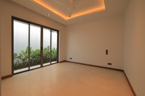 Chalet de 4 dormitorios en Bang Tao, Tailandia № 210015 - foto 6