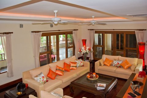 Chalet de 6 dormitorios en Layan Beach, Tailandia № 70935 - foto 16