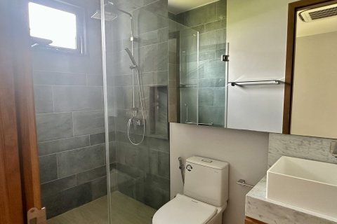 Chalet de 4 dormitorios en Bang Tao, Tailandia № 152425 - foto 22