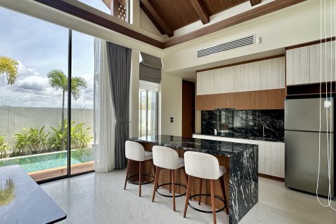 Chalet de 3 dormitorios en Bang Tao, Tailandia № 210008 - foto 2