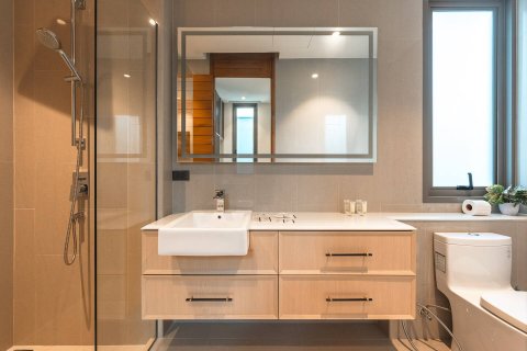 Chalet de 4 dormitorios en Bang Tao, Tailandia № 152468 - foto 5