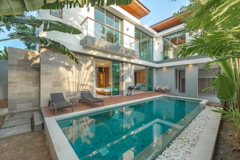 Chalet de 4 dormitorios en Bang Tao, Tailandia № 152468 - foto 4