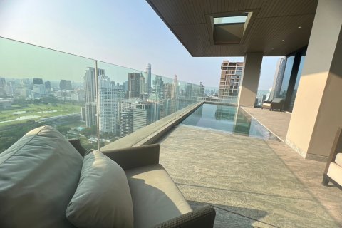 Condominio de 4 dormitorios en Pathum Wan, Bangkok, Tailandia № 167053 - foto 15