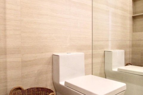 Condo in Watthana, Bangkok, Thailand, 2 bedrooms № 168175 - photo 16