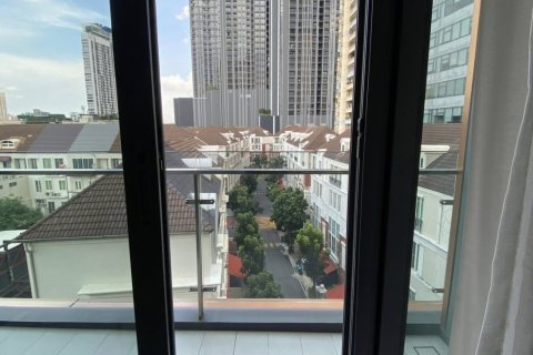 Condominio de 2 dormitorios en Watthana, Bangkok, Tailandia № 163803 - foto 5