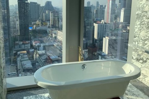 Condo à Bang Rak, Bangkok, Thaïlande, 3 chambres  № 168000