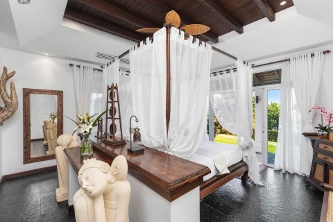 Propiedad 1600 m2 en Patong, Tailandia № 153764 - foto 10