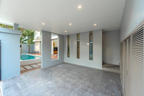Chalet de 4 dormitorios en Bang Tao, Tailandia № 152468 - foto 11