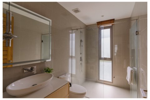Chalet de 3 dormitorios en Bang Tao, Tailandia № 210013 - foto 4