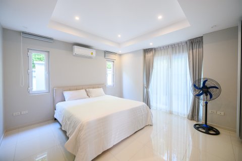 Condo in Pattaya, Thailand, 3 bedrooms № 171309 - photo 10