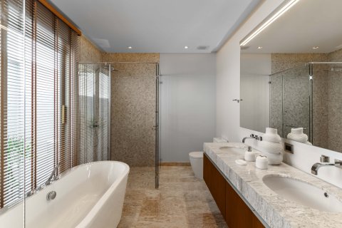 Chalet de 4 dormitorios en Bang Tao, Tailandia № 153820 - foto 14