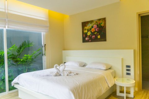 Villa on Nai Harn Beach, Thailand 3 bedrooms № 210223 - photo 21