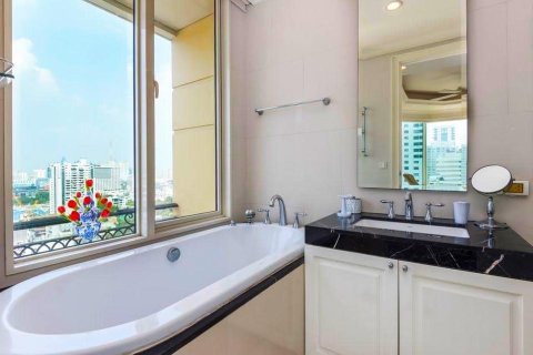 Condominio de 3 dormitorios en Watthana, Bangkok, Tailandia № 164800 - foto 6