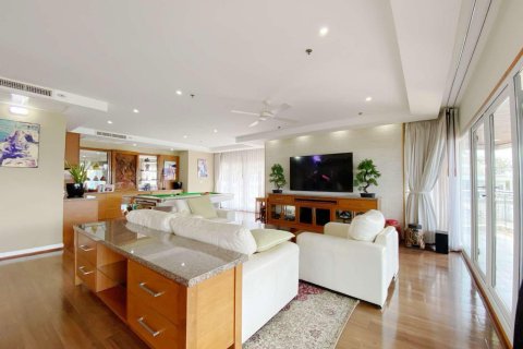 Condominio de 2 dormitorios en Pattaya, Tailandia № 121148