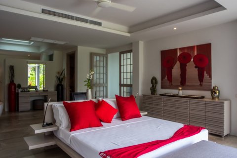 Chalet de 4 dormitorios en Bang Tao, Tailandia № 153699 - foto 7