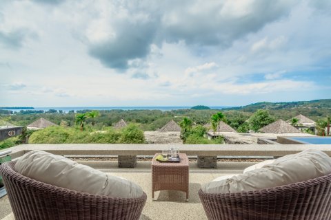 Chalet de 5 dormitorios en Layan Beach, Tailandia № 153702 - foto 18