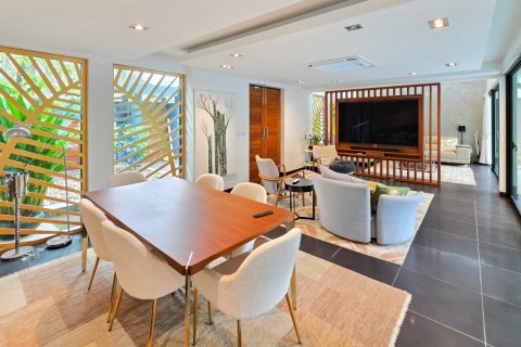 Chalet de 3 dormitorios en Phuket, Tailandia № 210222 - foto 9