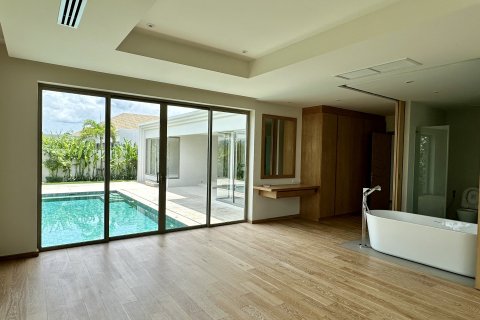Chalet de 3 dormitorios en Bang Tao, Tailandia № 210007 - foto 16