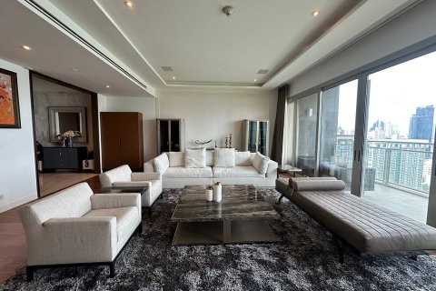 Condo à Pathum Wan, Bangkok, Thaïlande, 3 chambres  № 163764