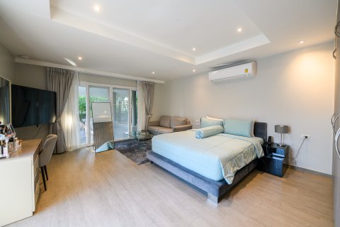 Condo in Pattaya, Thailand, 3 bedrooms № 171309 - photo 6