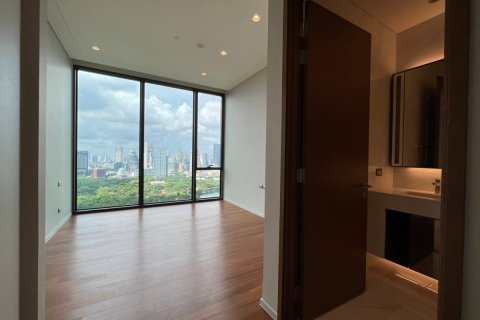 Condominio de 4 dormitorios en Pathum Wan, Bangkok, Tailandia № 167056 - foto 11