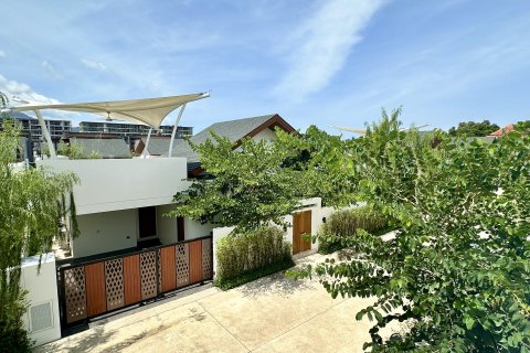 Chalet de 3 dormitorios en Bang Tao, Tailandia № 210008 - foto 18