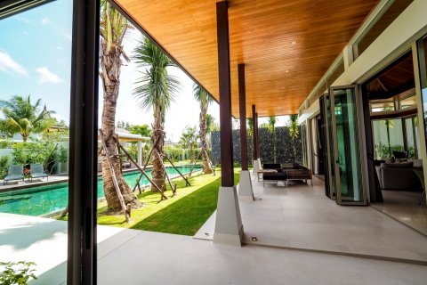 Chalet de 3 dormitorios en Layan Beach, Tailandia № 70391 - foto 9