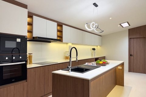 Chalet de 3 dormitorios en Talat Yai, Tailandia № 153762 - foto 4