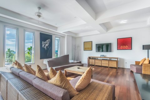 Chalet de 5 dormitorios en Layan Beach, Tailandia № 153702 - foto 23
