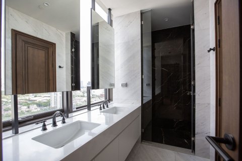 Condominio de 3 dormitorios en Pathum Wan, Bangkok, Tailandia № 163890 - foto 8