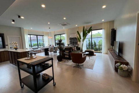 Chalet de 3 dormitorios en Pattaya, Tailandia № 118475 - foto 13