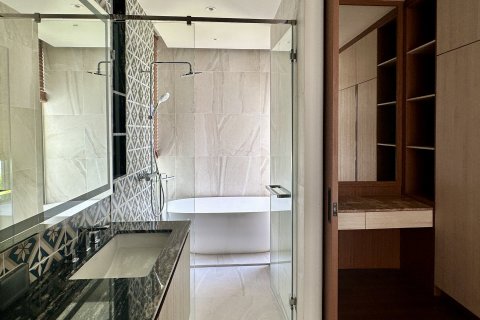Chalet de 3 dormitorios en Bang Tao, Tailandia № 210008 - foto 7