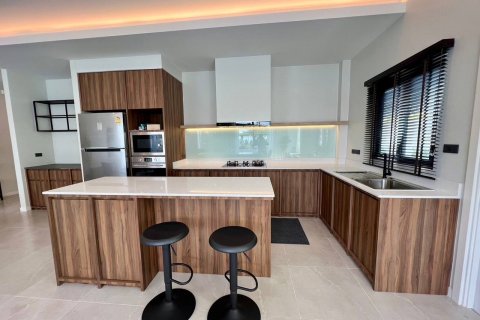 Chalet de 3 dormitorios en Pattaya, Tailandia № 118475 - foto 18