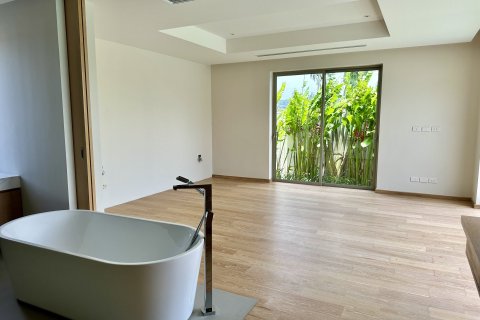 Chalet de 3 dormitorios en Bang Tao, Tailandia № 210007 - foto 14