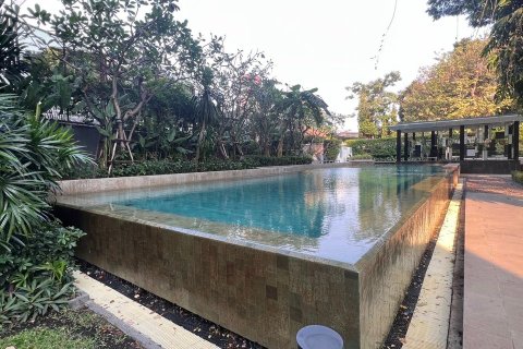Condominio de 3 dormitorios en Khlong Toei, Bangkok, Tailandia № 164021 - foto 15