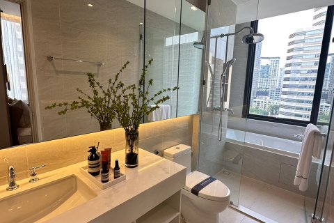 Condominio de 2 dormitorios en Watthana, Bangkok, Tailandia № 163889 - foto 4