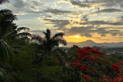 Chalet de 5 dormitorios en Layan Beach, Tailandia № 153819 - foto 17